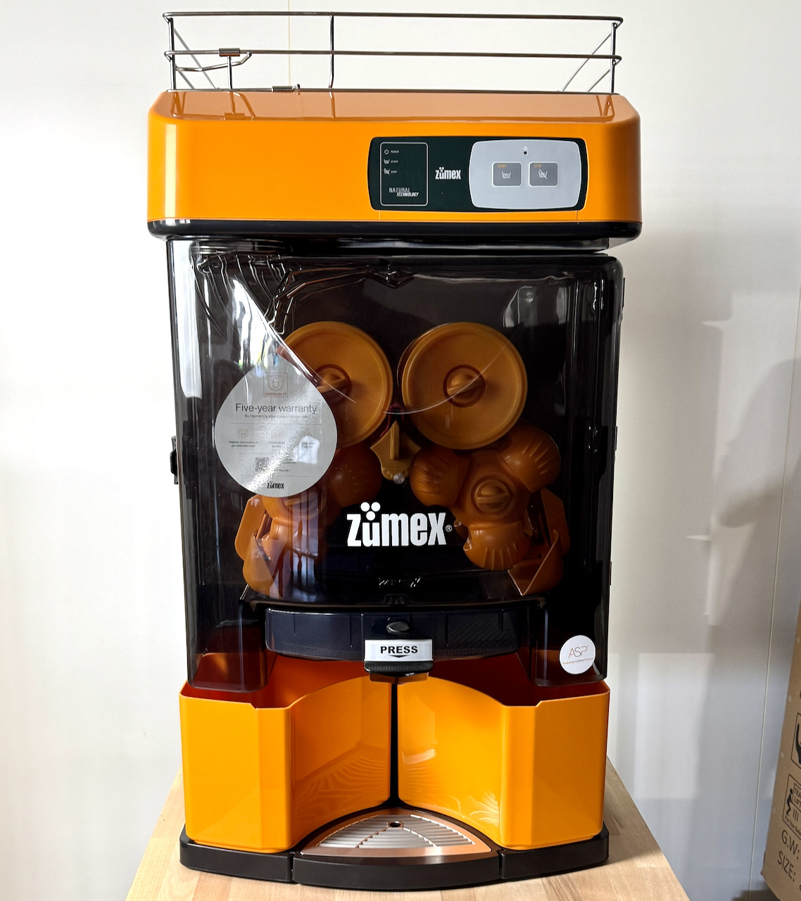 Zumex Orangenpresse - Versatile Basic - DEMO
